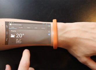 This futuristic bracelet can change the way you look at things