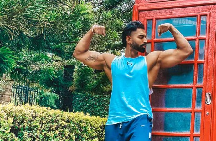 Parmish Verma Flaunting His Muscle In His Latest Instagram Post.
